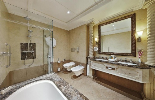 Hilton Beirut Habtoor Grand image 5