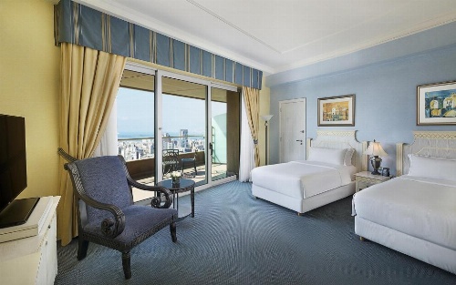 Hilton Beirut Habtoor Grand image 8